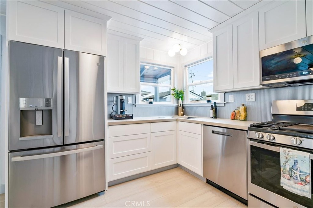 31 N 3rd St, Cayucos, CA 93430