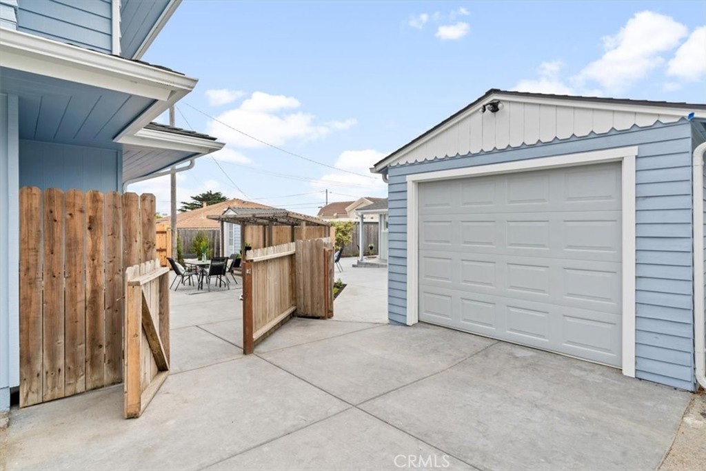31 N 3rd St, Cayucos, CA 93430