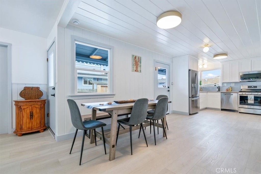 31 N 3rd St, Cayucos, CA 93430