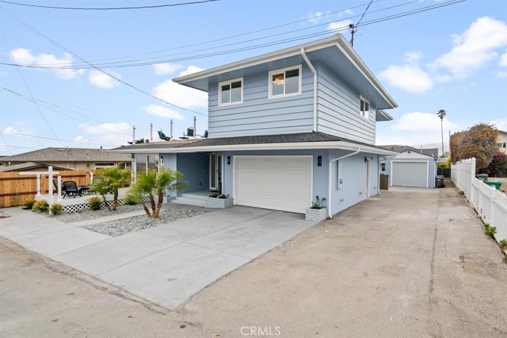 31 N 3rd St, Cayucos, CA 93430
