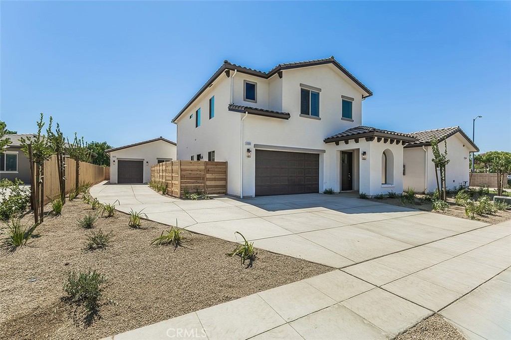 6008 E Sussex Way, Fresno, CA 93727
