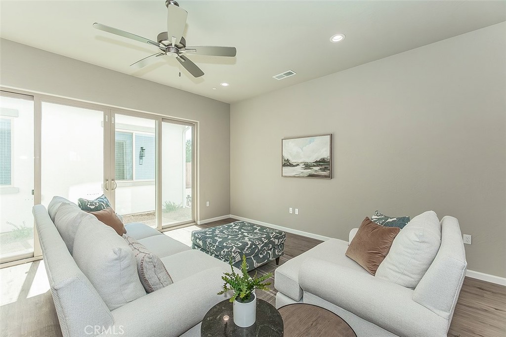 6008 E Sussex Way, Fresno, CA 93727