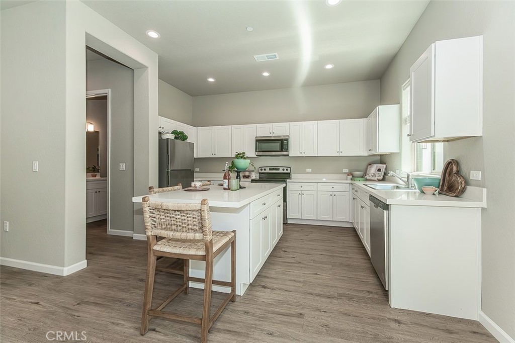 6008 E Sussex Way, Fresno, CA 93727