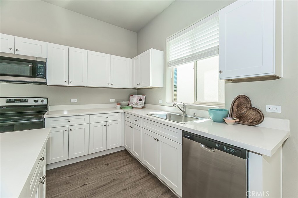 6008 E Sussex Way, Fresno, CA 93727