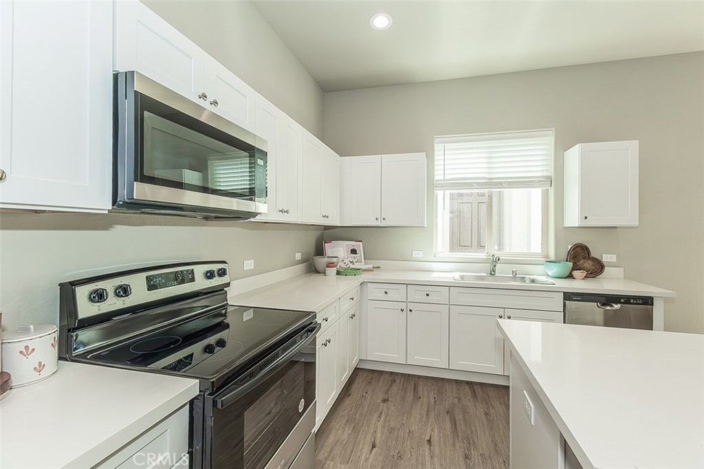 6008 E Sussex Way, Fresno, CA 93727