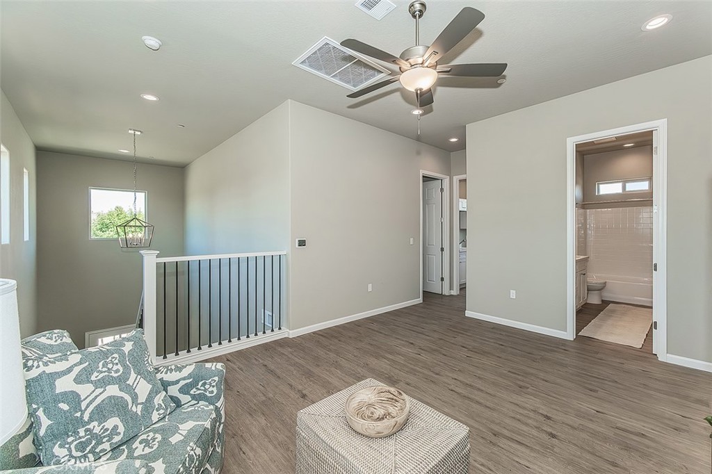 6008 E Sussex Way, Fresno, CA 93727