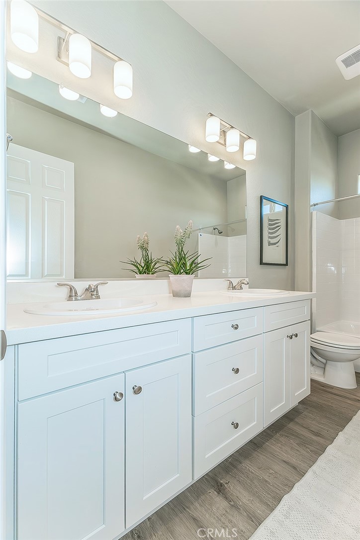 6008 E Sussex Way, Fresno, CA 93727