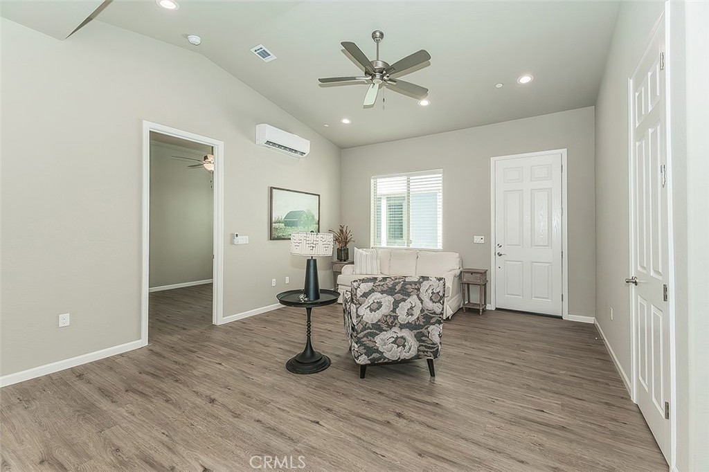 6008 E Sussex Way, Fresno, CA 93727