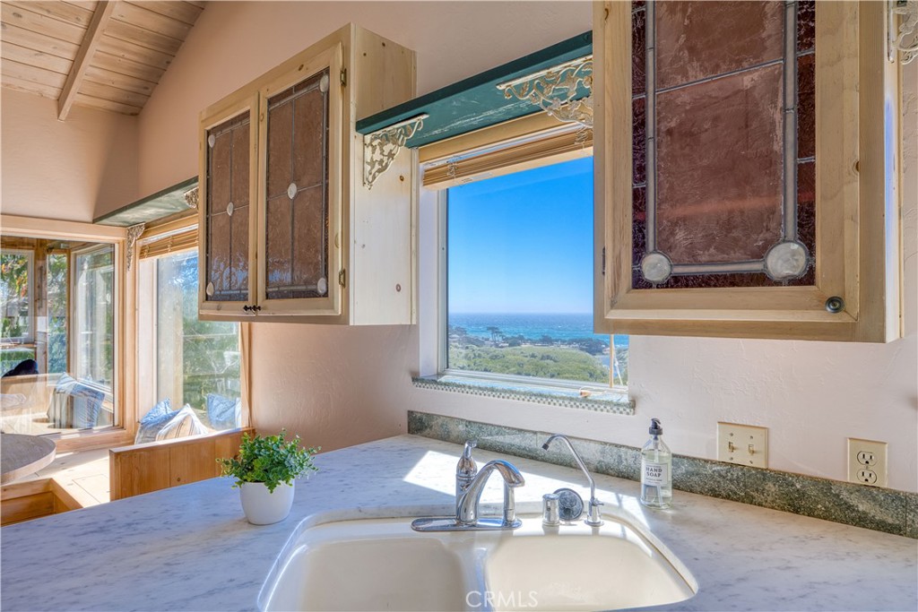 564 Croyden Ln, Cambria, CA 93428