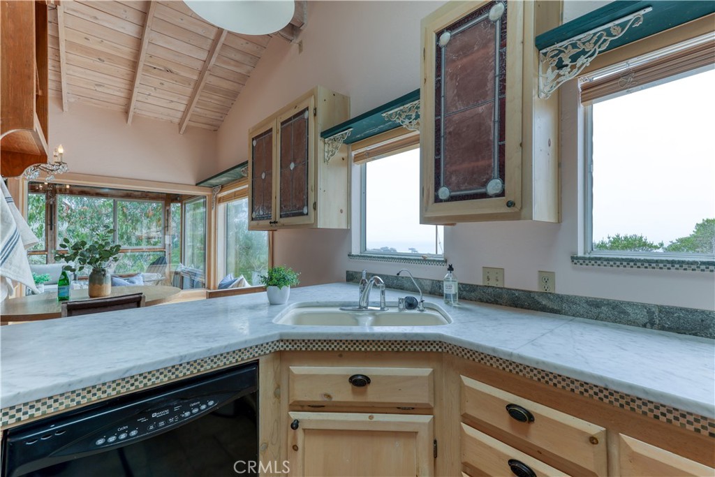 564 Croyden Ln, Cambria, CA 93428