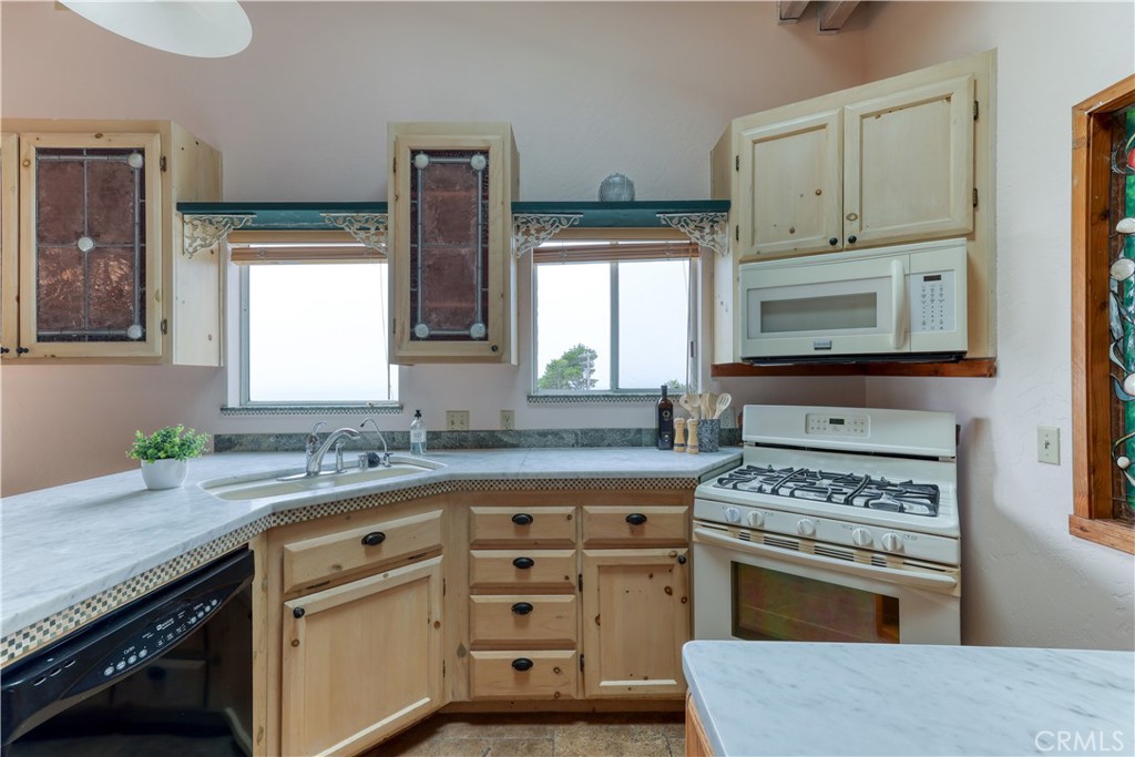 564 Croyden Ln, Cambria, CA 93428