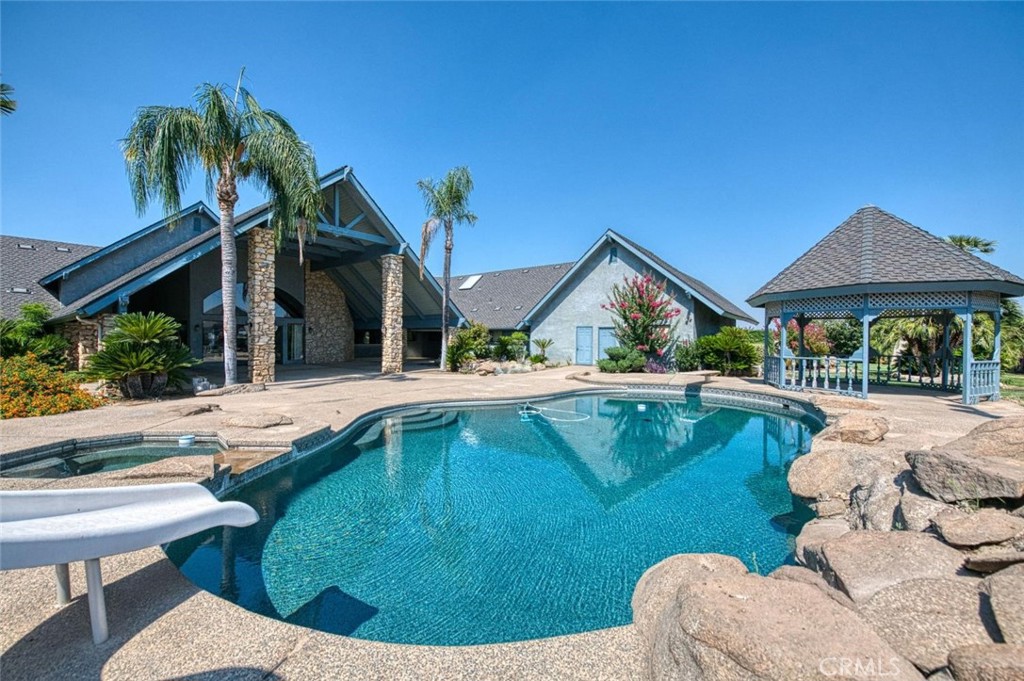 424 N De Wolf Ave, Fresno, CA 93737