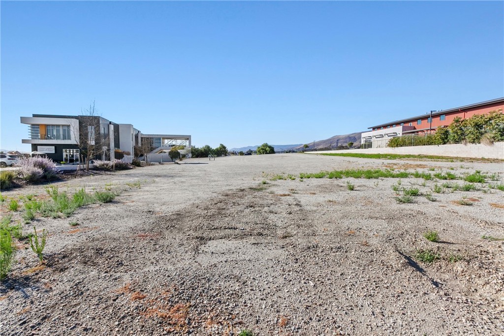 1051 Farmhouse Ln, San Luis Obispo, CA 93401