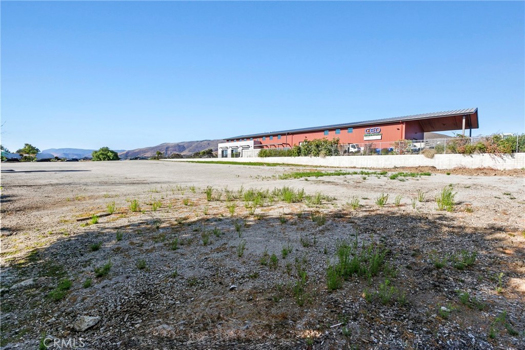 1051 Farmhouse Ln, San Luis Obispo, CA 93401