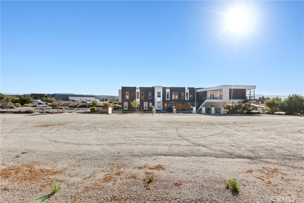 1051 Farmhouse Ln, San Luis Obispo, CA 93401