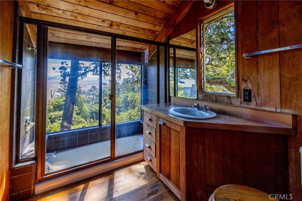 1420 Spencer St, Cambria, CA 93428