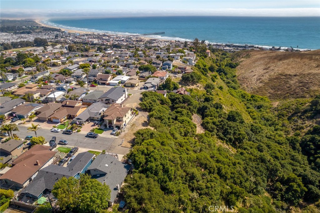 991 Visalia St, Pismo Beach, CA 93449