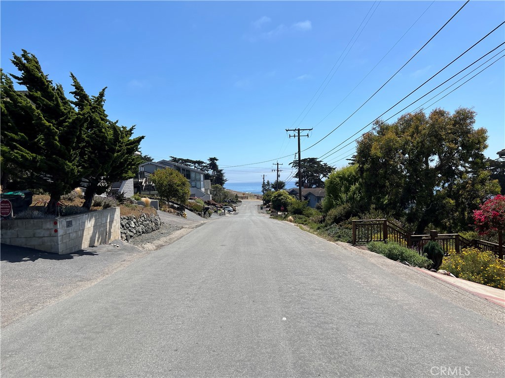 605 Ardath Dr, Cambria, CA 93428