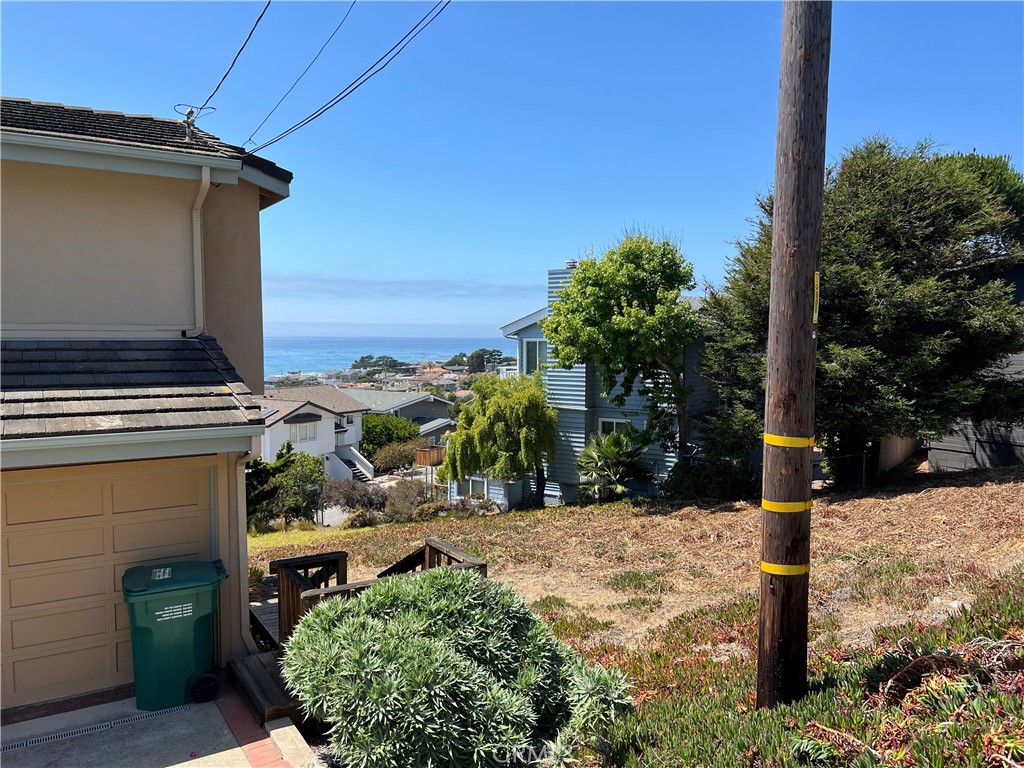 605 Ardath Dr, Cambria, CA 93428