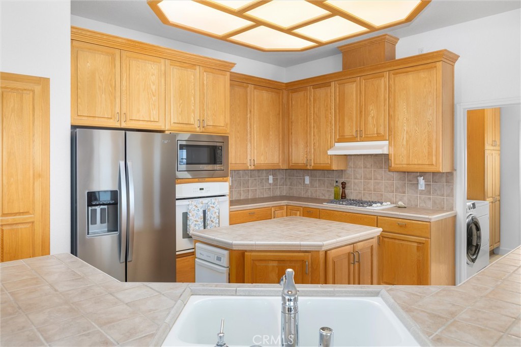 2556 Nutmeg Ave, Morro Bay, CA 93442