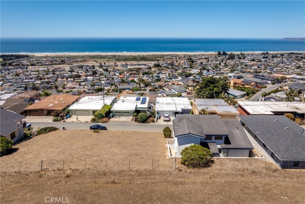 2556 Nutmeg Ave, Morro Bay, CA 93442