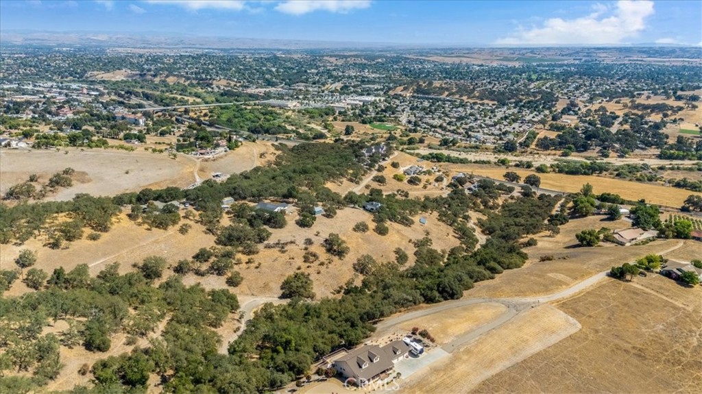 350 Robles Rd, Paso Robles, CA 93446