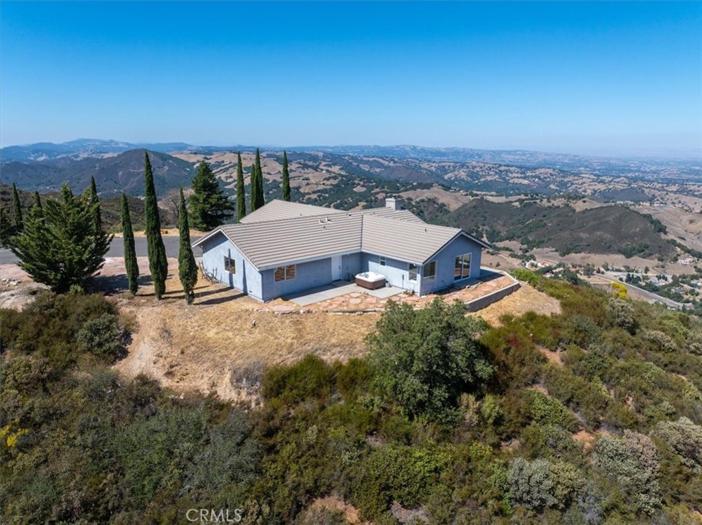13750 Falcon Road, Atascadero, CA 93422