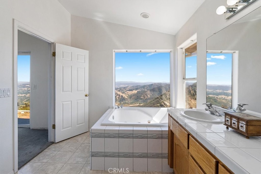 13750 Falcon Road, Atascadero, CA 93422