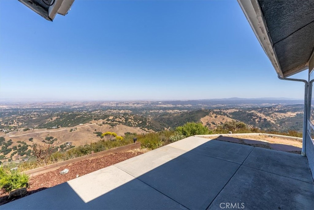 13750 Falcon Road, Atascadero, CA 93422