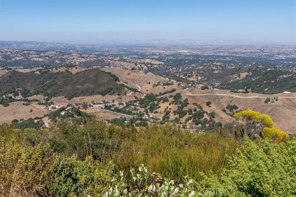 13750 Falcon Road, Atascadero, CA 93422