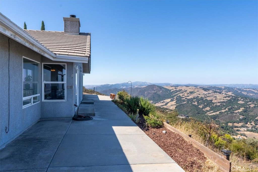 13750 Falcon Road, Atascadero, CA 93422