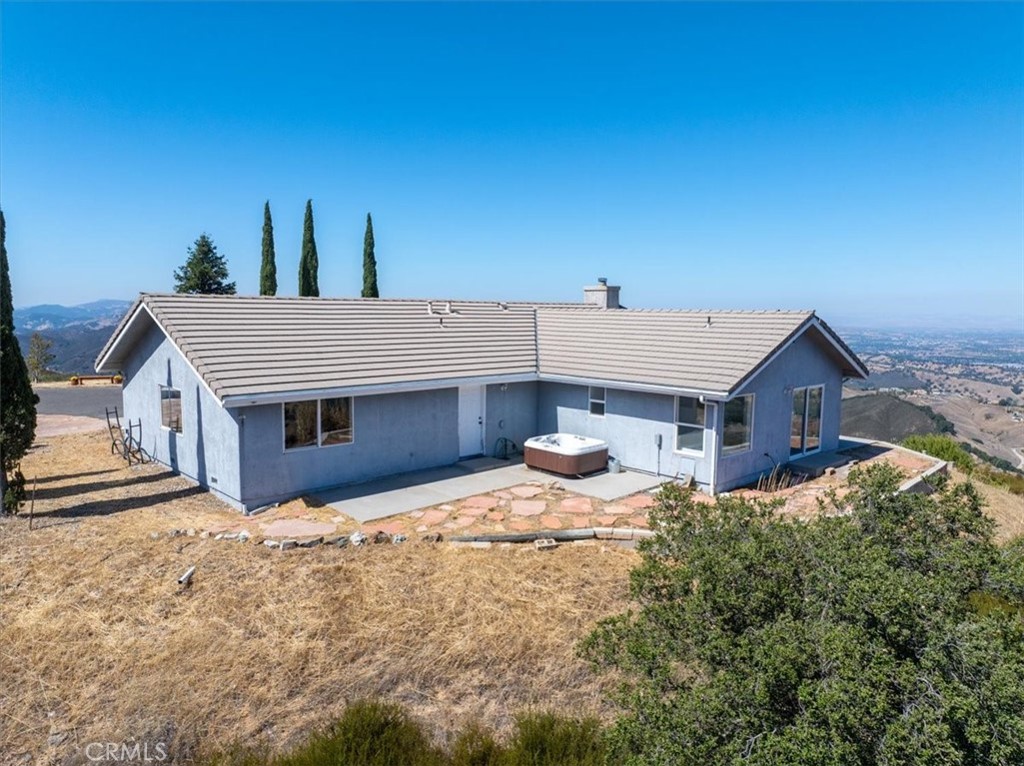 13750 Falcon Road, Atascadero, CA 93422