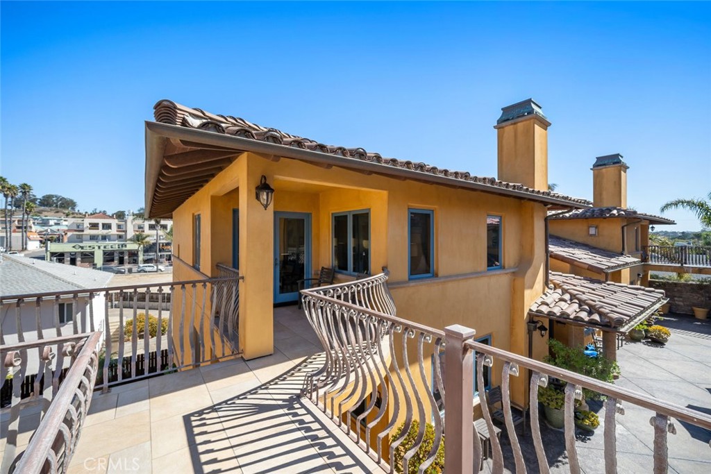 160 Hinds Avenue #202, Pismo Beach, CA 93449