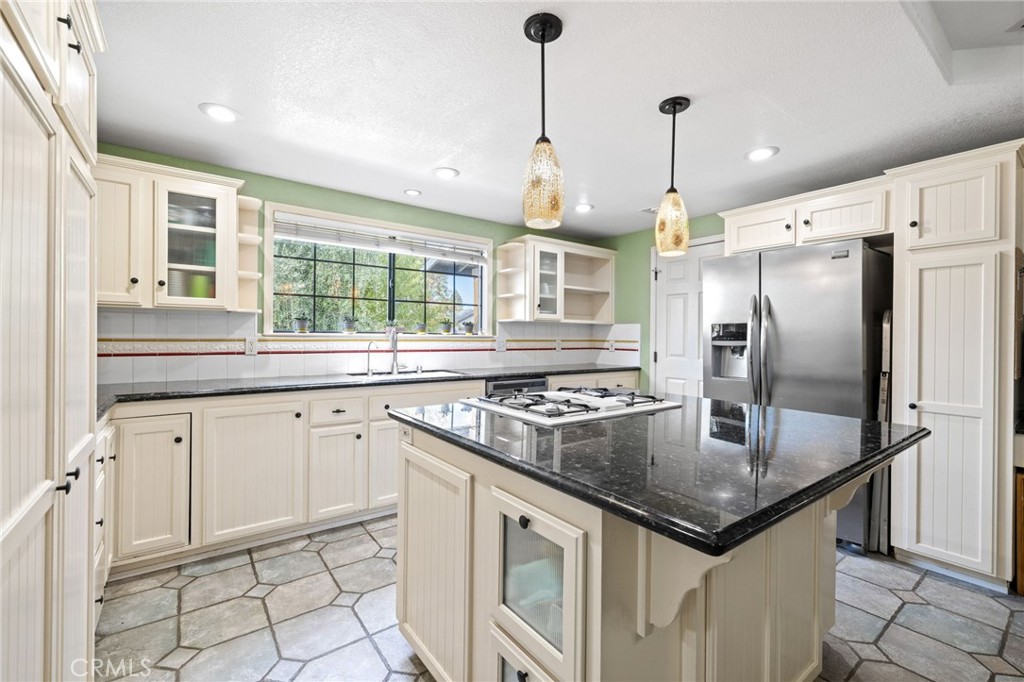 912 Wade Drive, Paso Robles, CA 93446