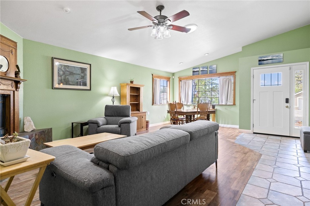 912 Wade Drive, Paso Robles, CA 93446