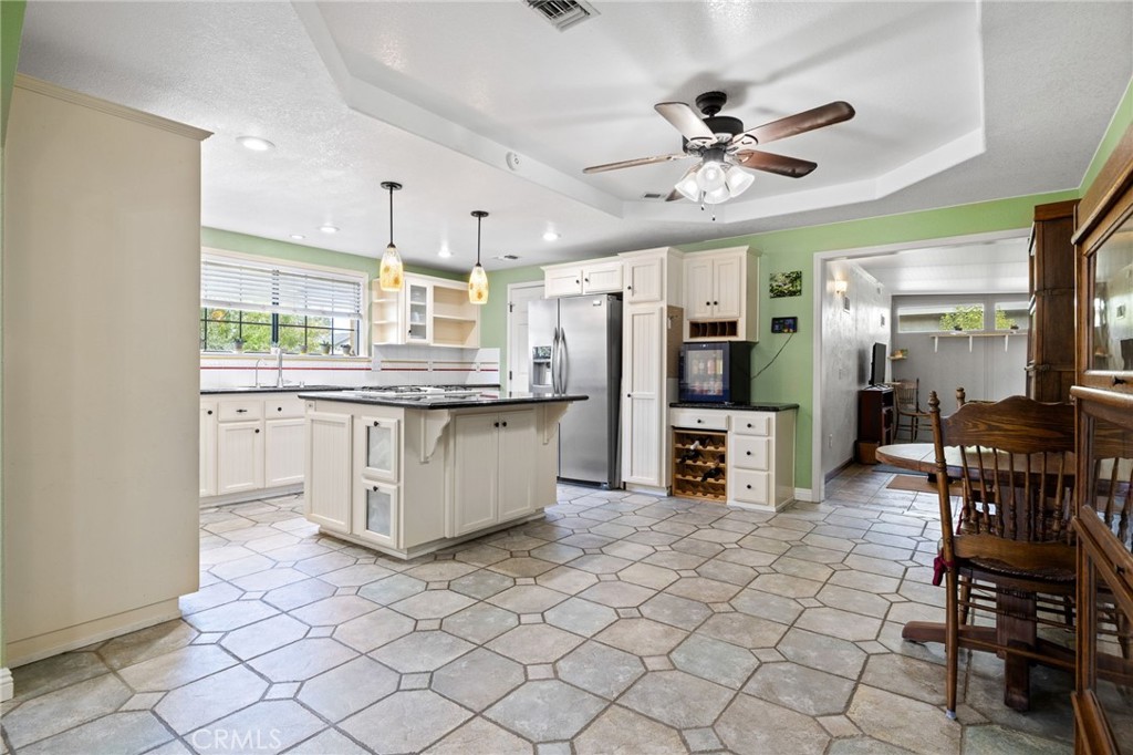 912 Wade Drive, Paso Robles, CA 93446