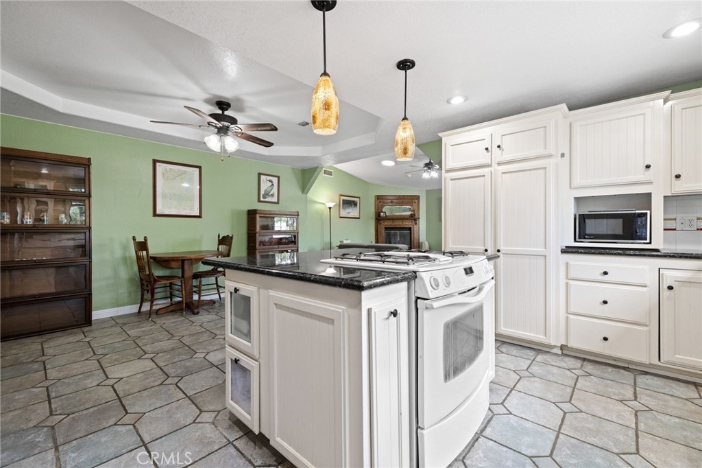 912 Wade Drive, Paso Robles, CA 93446