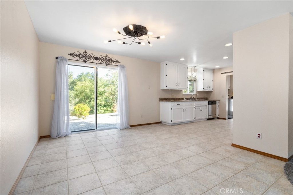 8070 Coromar Ave, Atascadero, CA 93422