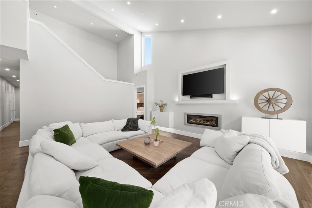 2207 San Luis Dr, San Luis Obispo, CA 93401