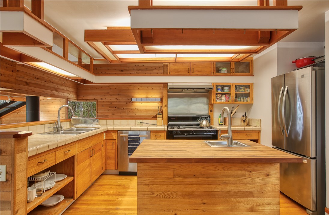 1021 Hillcrest, Cambria, CA 93428