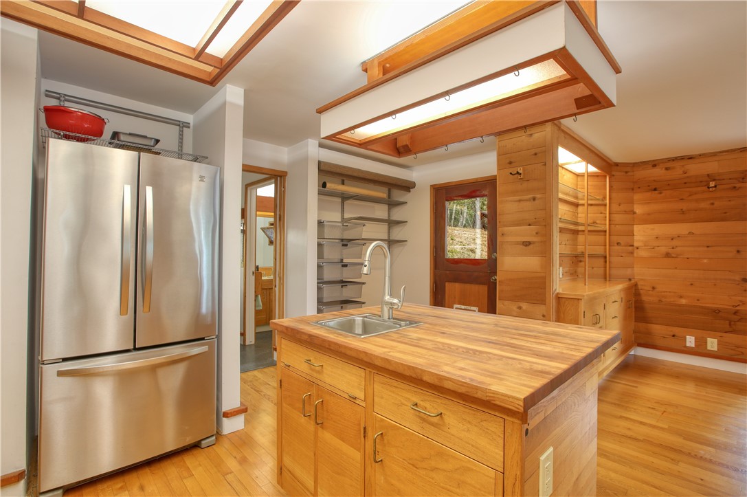 1021 Hillcrest, Cambria, CA 93428