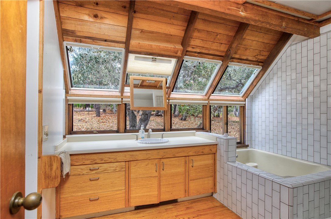 1021 Hillcrest, Cambria, CA 93428