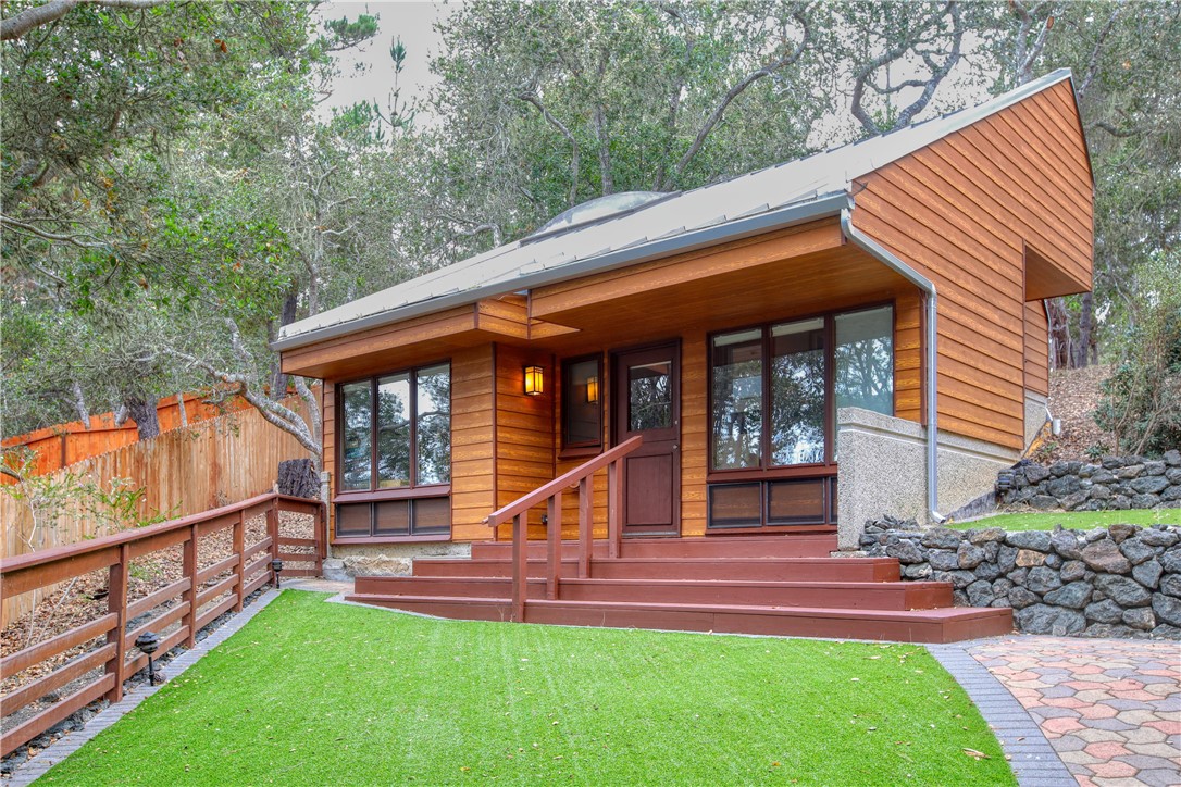 1021 Hillcrest, Cambria, CA 93428