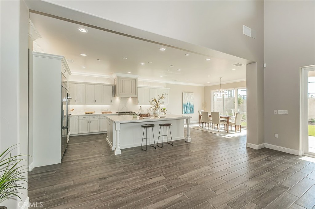 2315 E Courtside Dr, Fresno, CA 93730