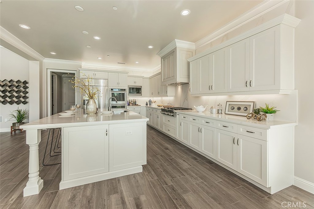 2315 E Courtside Dr, Fresno, CA 93730