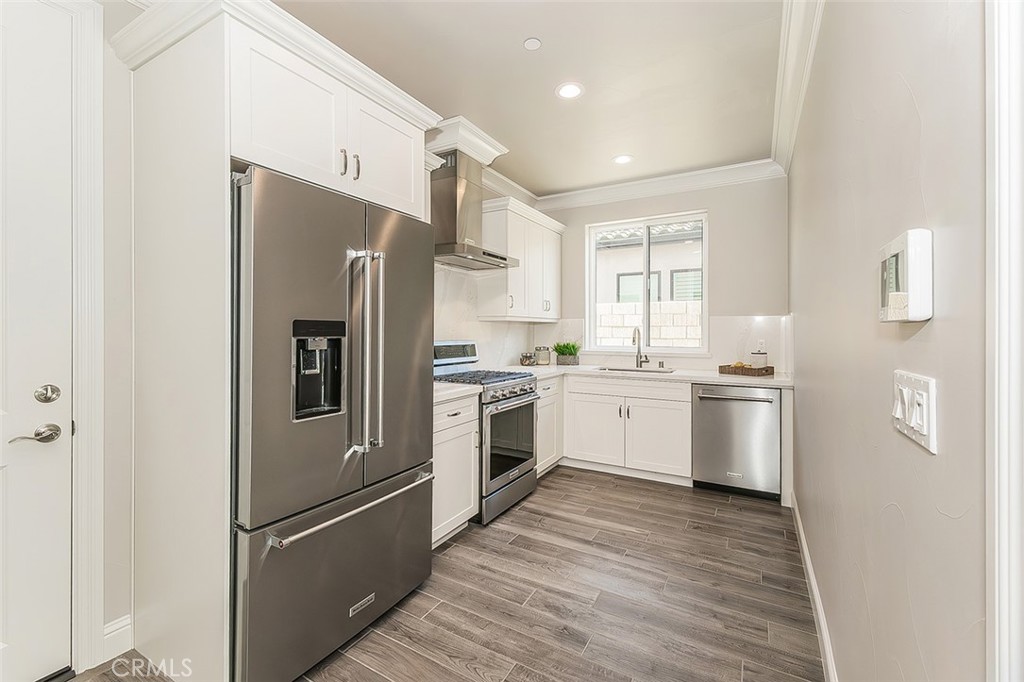 2315 E Courtside Dr, Fresno, CA 93730