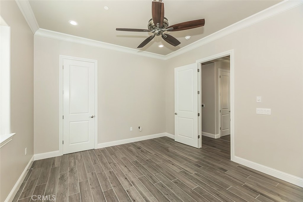 2315 E Courtside Dr, Fresno, CA 93730