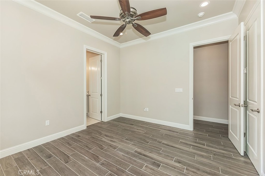 2315 E Courtside Dr, Fresno, CA 93730