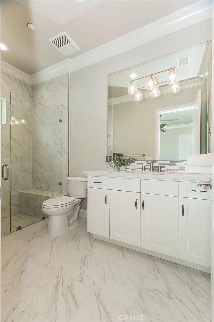 2315 E Courtside Dr, Fresno, CA 93730