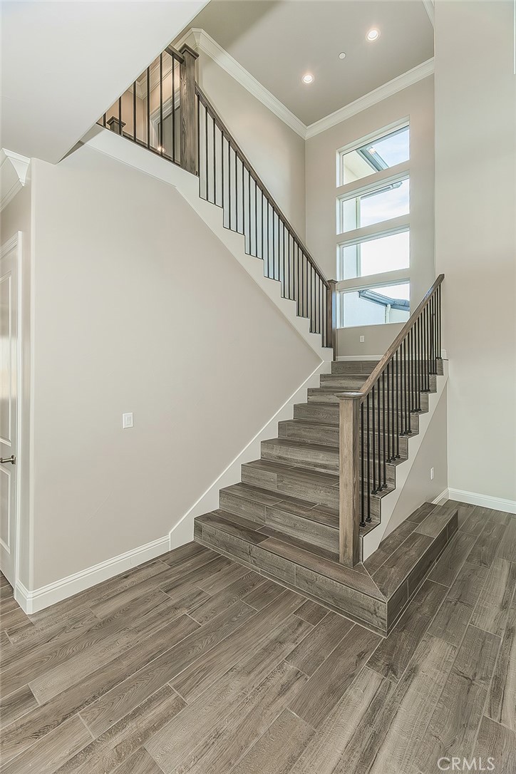 2315 E Courtside Dr, Fresno, CA 93730